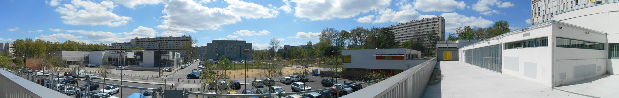 Place Martin Luther King (vue de la passerelle du métro)